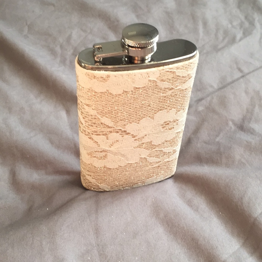Lace Flask - 5oz - Picture 7 of 7